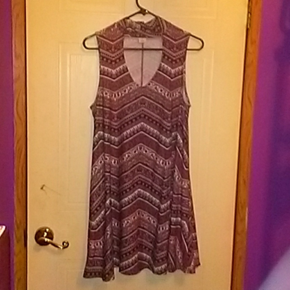 CUTE KEYHOLE DRESS